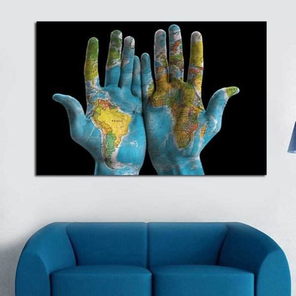 Cuadro Mano con Mapa del Mundo